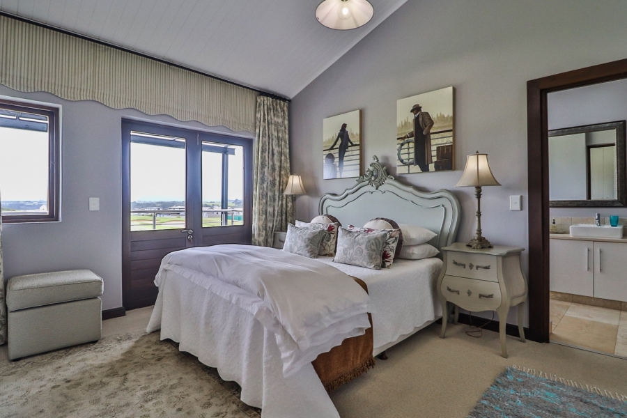 5 Bedroom Property for Sale in Oubaai Western Cape